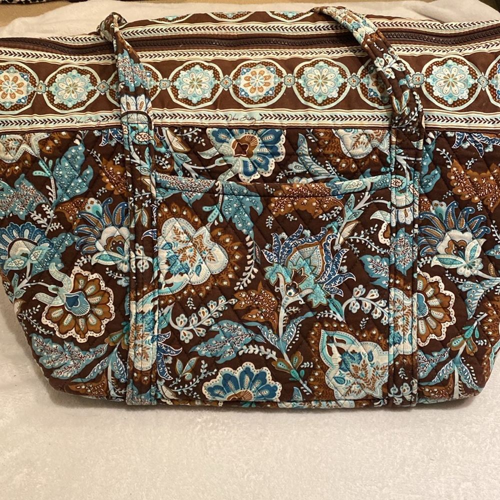 Vera Bradley Java Blue Paisley large zippered overnight bag EUC